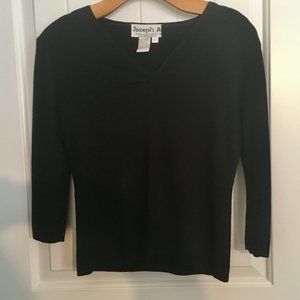 Joseph A Classic Black Sweater with Pinched Accent (Sz Medium)